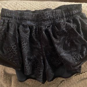 Lululemon hotty hot shorts, 8